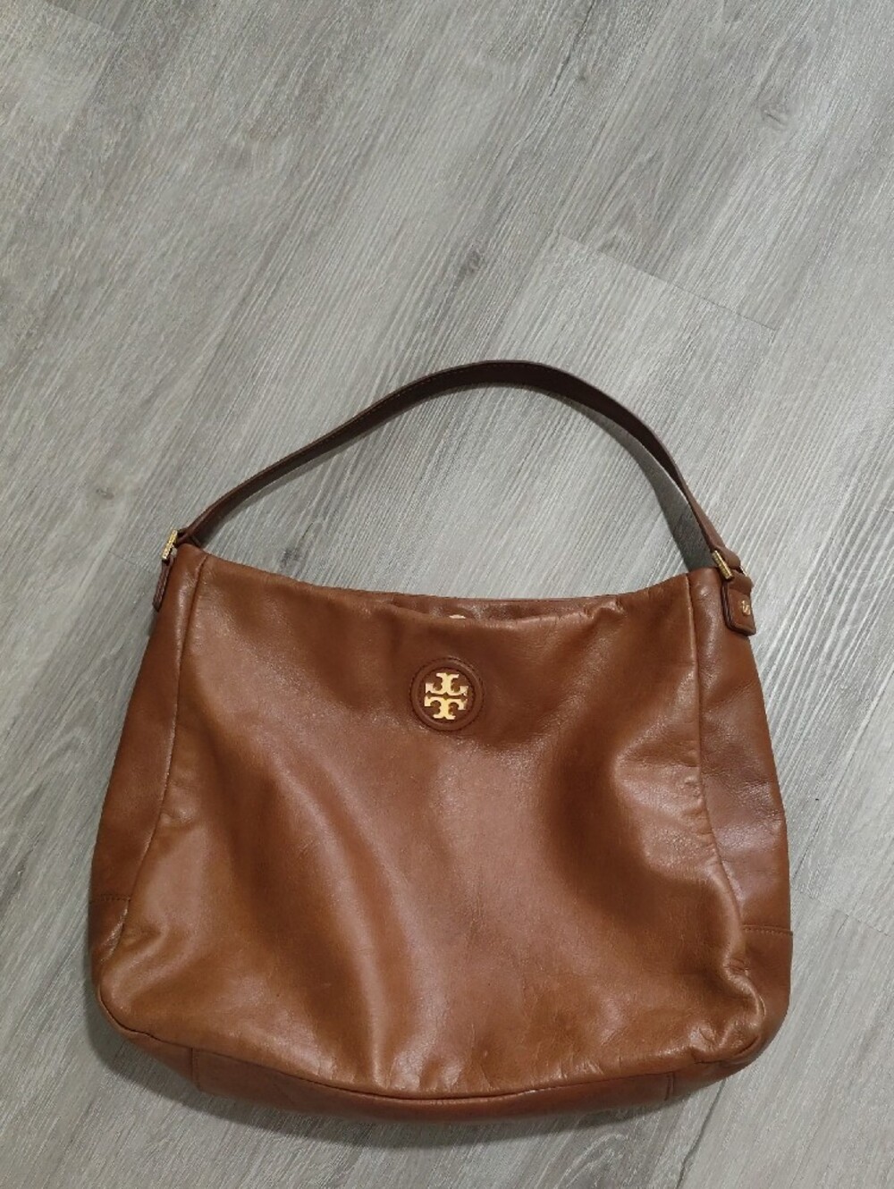 Tory Burch Chocolate Brown Leather Hobo with Gold Logo - Picture 8 of 8